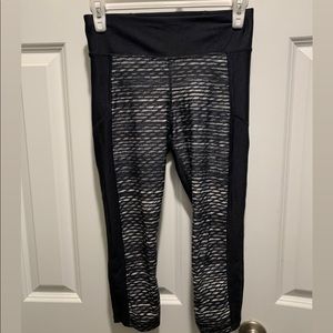 Slightly used Under Armour leggings in size small